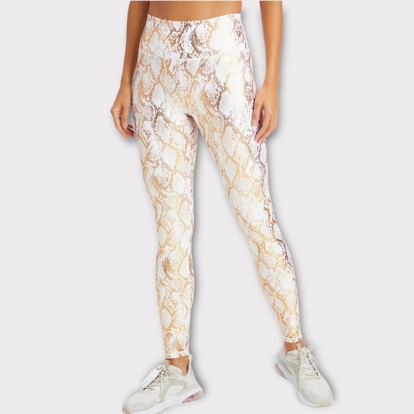 Fabletics Ultralux High Waisted Legging - Picture 2 of 16